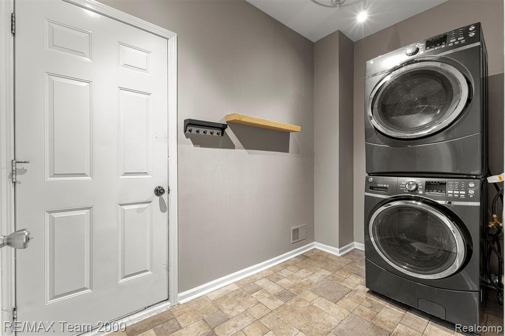 7314 Village Park Drive, Clarkston, MI — Photo 28