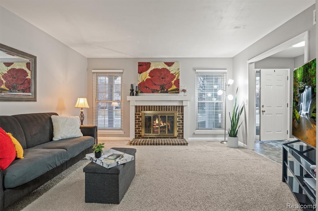 21392 E Glen Haven Circle, Novi, MI 48167 — Photo 5
