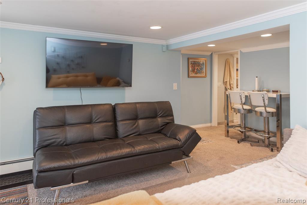 910 W Pine Tree Road W, Lake Orion, MI 48362 — Photo 24