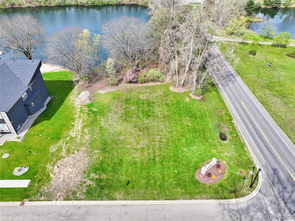 2745 Maritime Drive, Lansing, MI 48911 — Photo 2