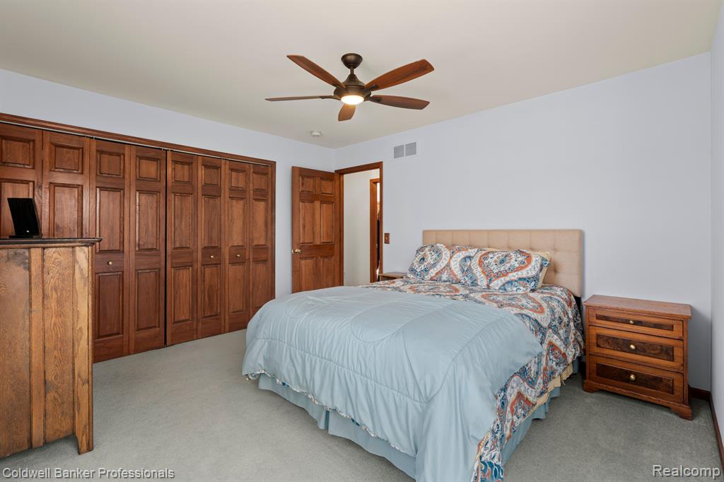 6253 7 MILE Road, South Lyon, MI 48178 — Photo 31