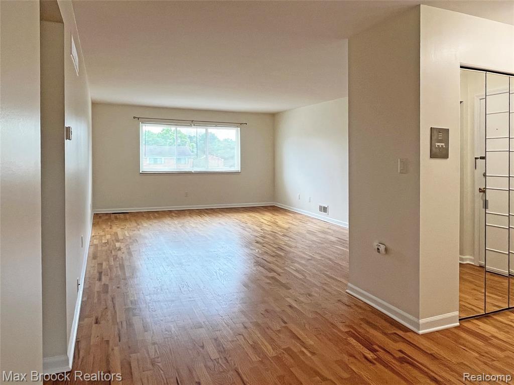 801 W LONG LAKE Road, A-4, Bloomfield Hills, MI 48302 — Photo 8