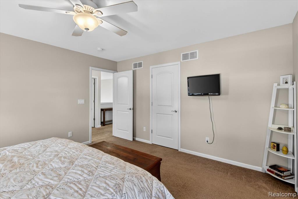 386 Fletcher Street, Wixom, MI 48393 — Photo 22