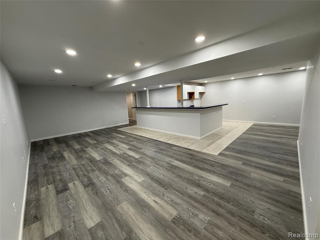 4377 Brighton Drive, Grand Blanc, MI 48439 — Photo 33