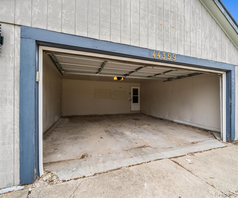 44359 REGIS, Canton, MI 48187 — Photo 47