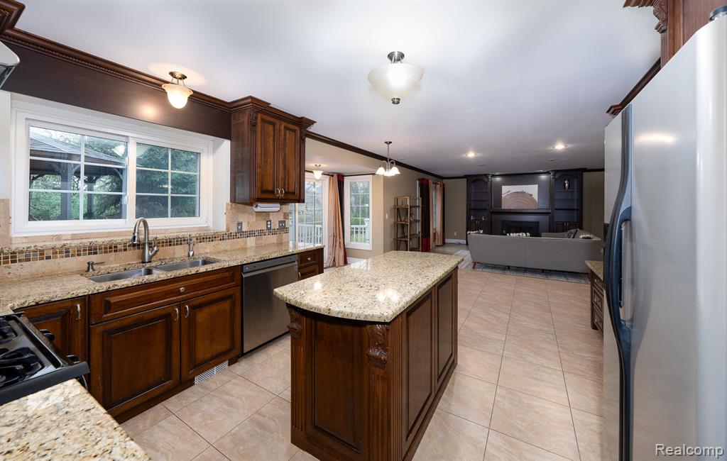 5824 HATHAWAY Road, Canton, MI 48187 — Photo 12