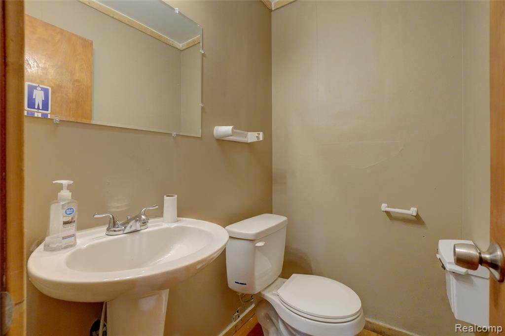 19612 SCHOENHERR Street, Detroit, MI 48205 — Photo 7