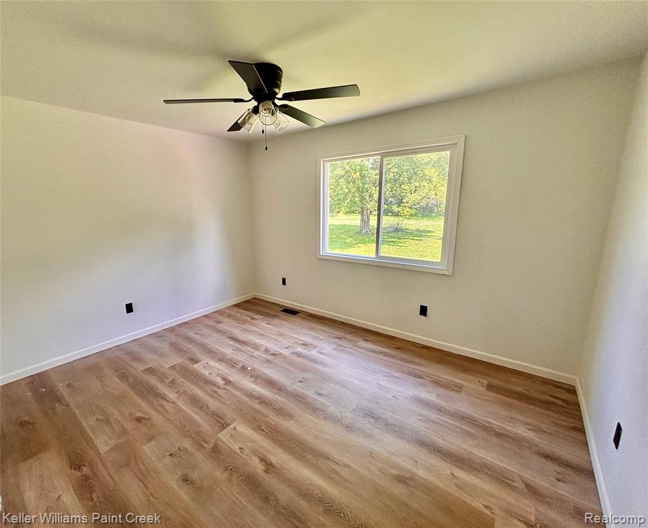 5143 Todd Street, Grand Blanc, MI 48439 — Photo 9