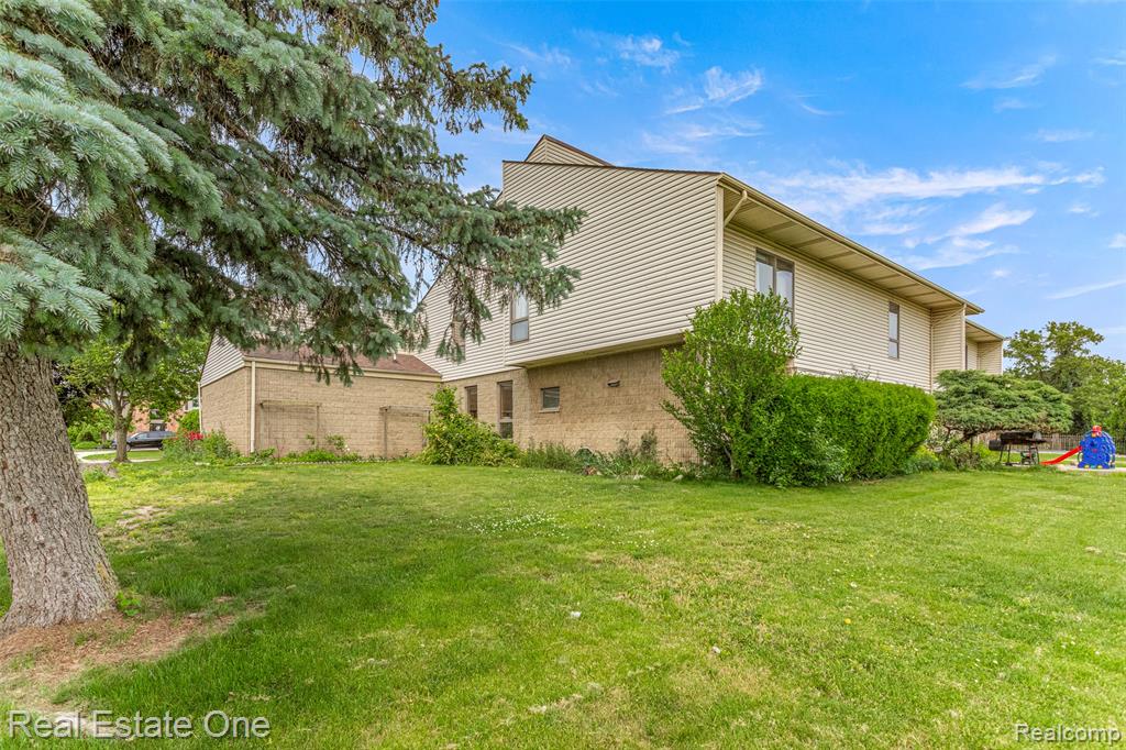 18191 Country Club Circle, Riverview, MI 48193 — Photo 52