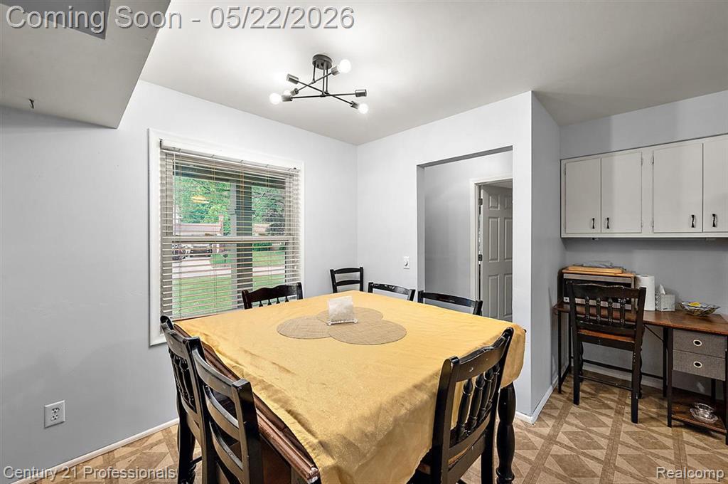 4255 Whispering Oak Drive, Flint, MI 48507 — Photo 16