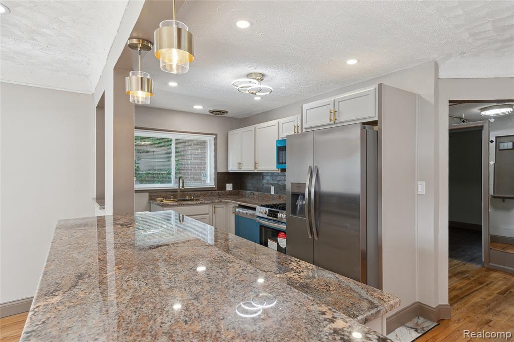9585 Asbury Park, Detroit, MI 48227 — Photo 14