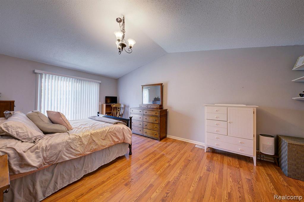 42582 WOODBRIDGE Drive, Canton, MI 48188 — Photo 11