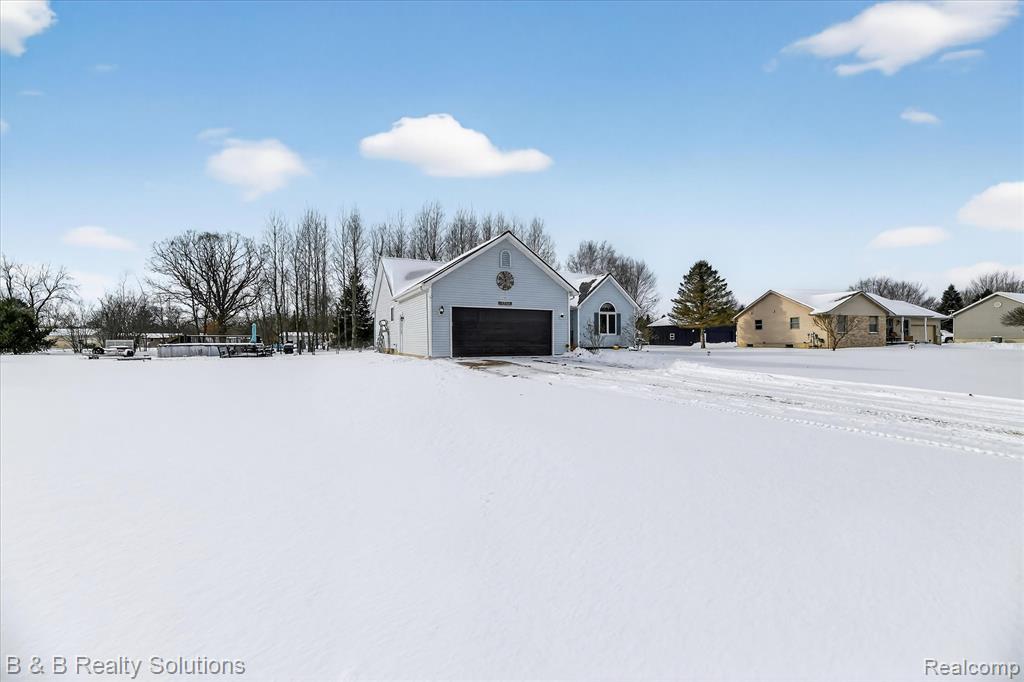 5769 Cobblestone Drive, North Branch, MI 48461 — Photo 5