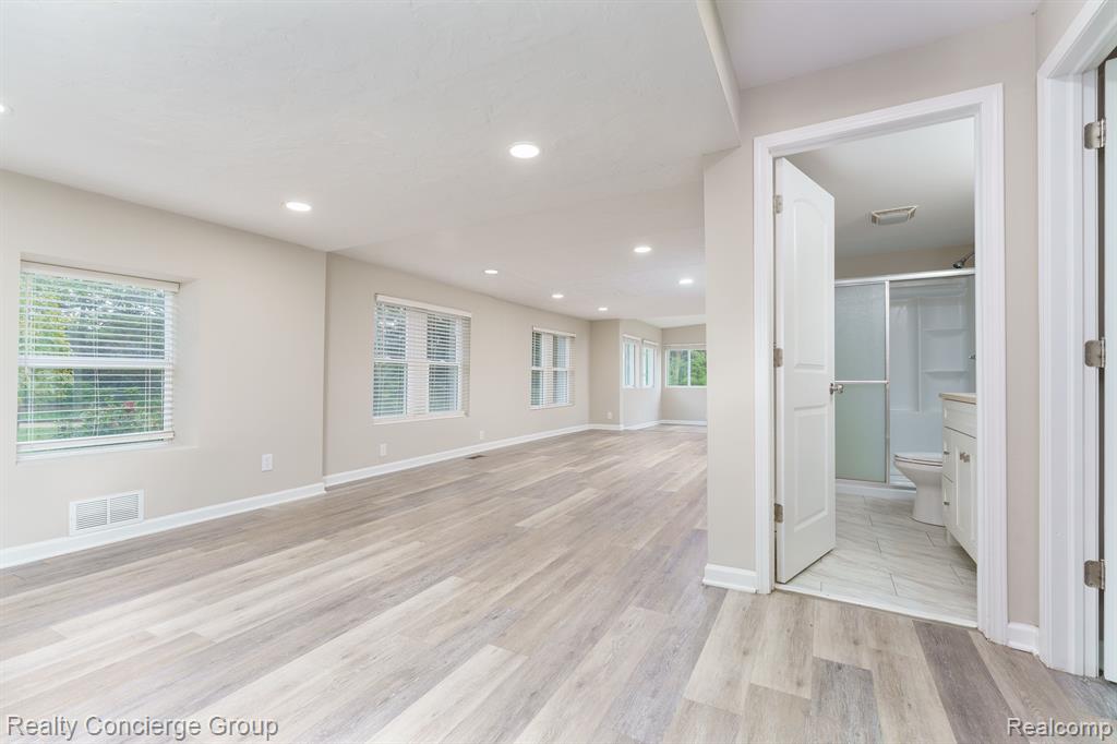 6340 ISLAND LAKE Drive, Brighton, MI 48116 — Photo 16