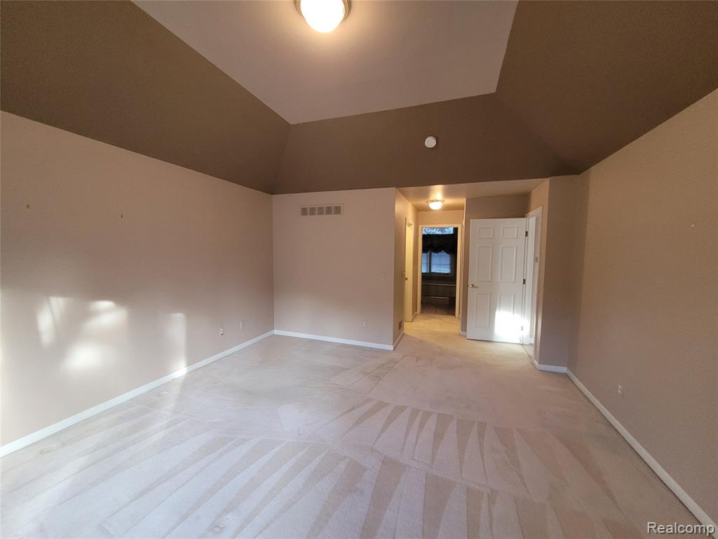 48205 Conifer Drive, Shelby Twp, MI 48315 — Photo 27