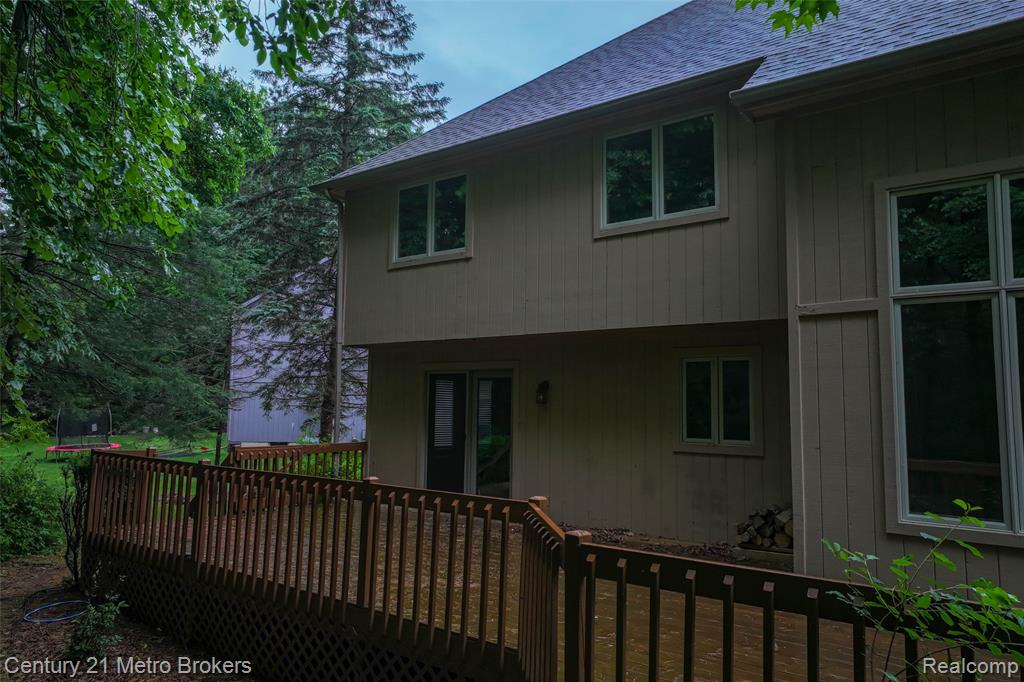 751 River Edge Court, Flushing, MI 48433 — Photo 35