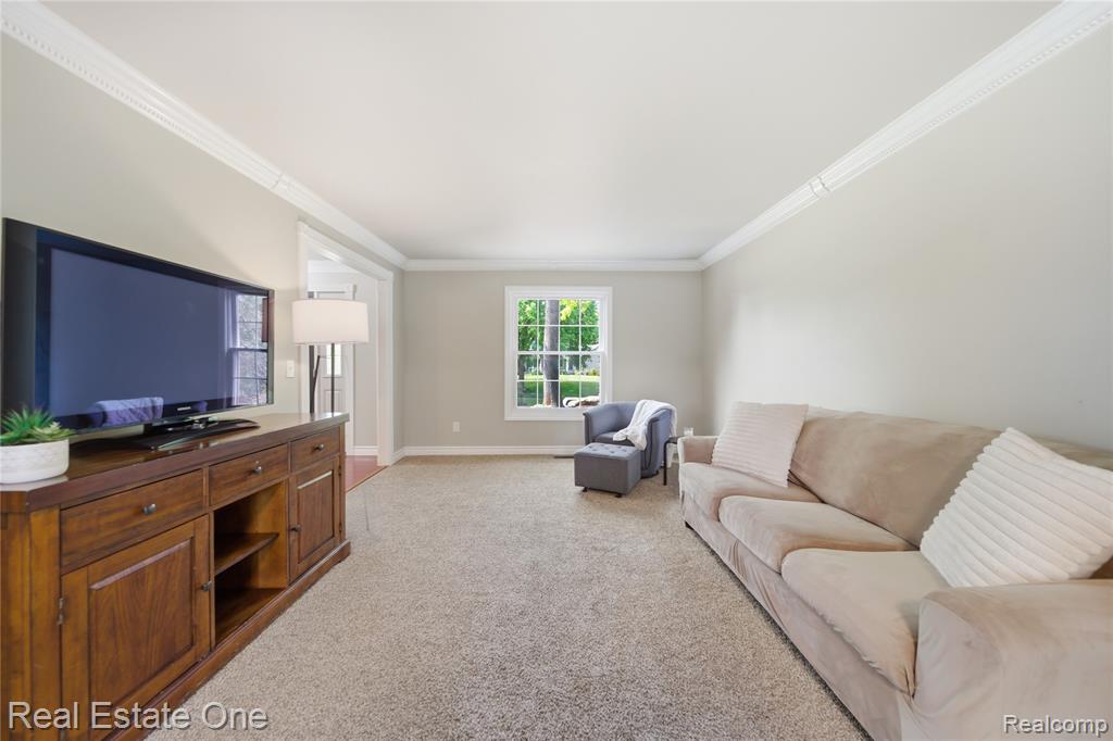 219 Briarwood Drive, Highland, MI — Photo 9