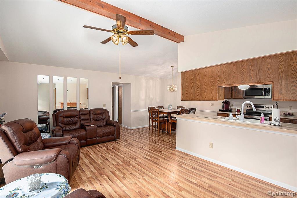 5045 Sandalwood Drive, Grand Blanc, MI 48439 — Photo 5