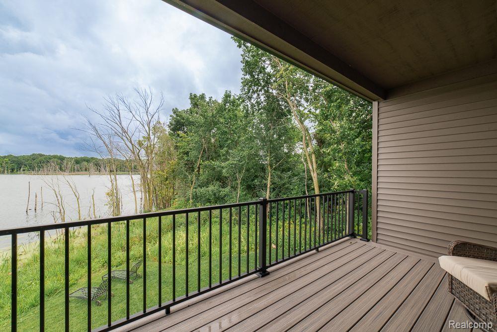 10497 GRANDVIEW Drive, Goodrich Vlg, MI — Photo 29