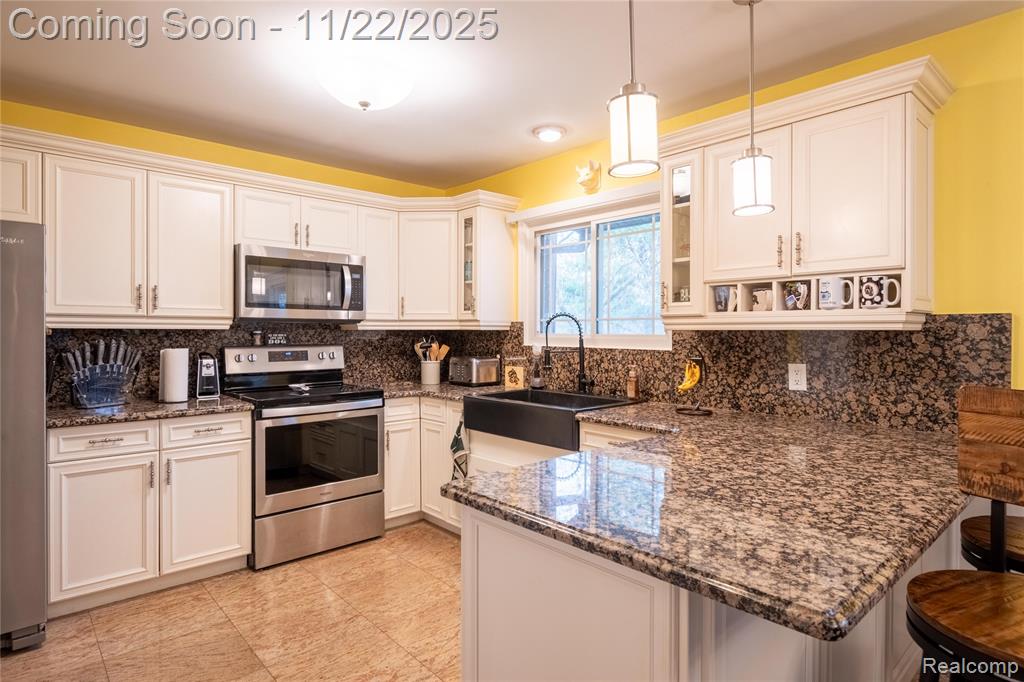 5333 Waterford Road, Clarkston, MI — Photo 2