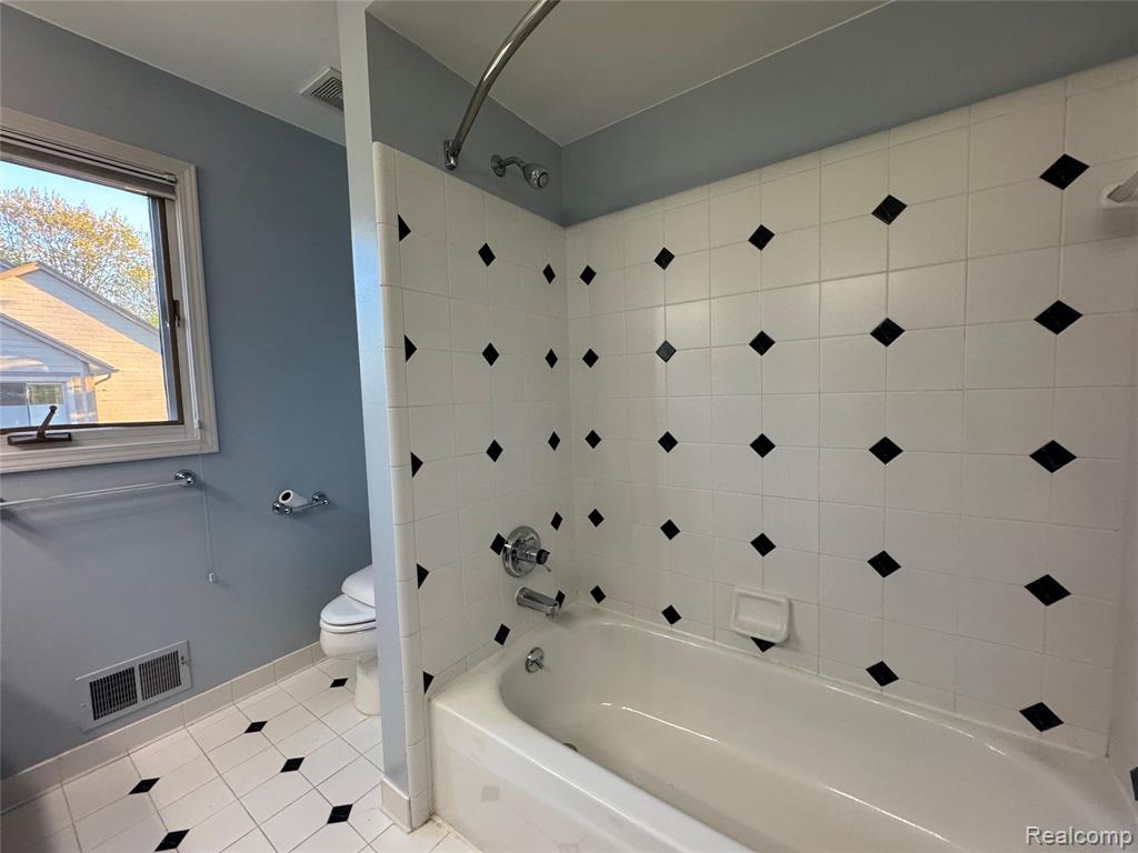 4239 Arcadia Drive, Auburn Hills, MI 48326 — Photo 20