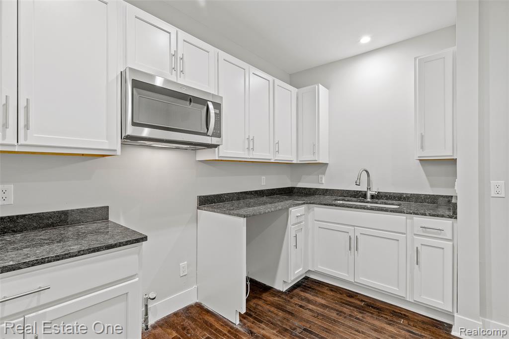 2282 Belvidere Street, Detroit, MI 48214 — Photo 16