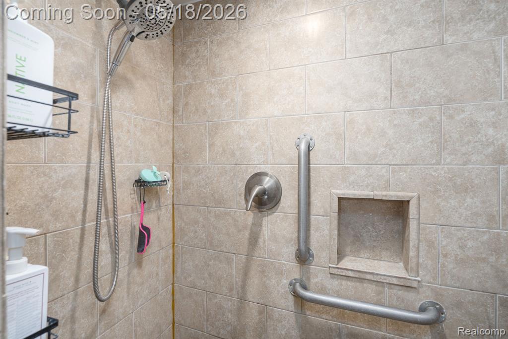 185 Columbia Drive, South Lyon, MI 48178 — Photo 31