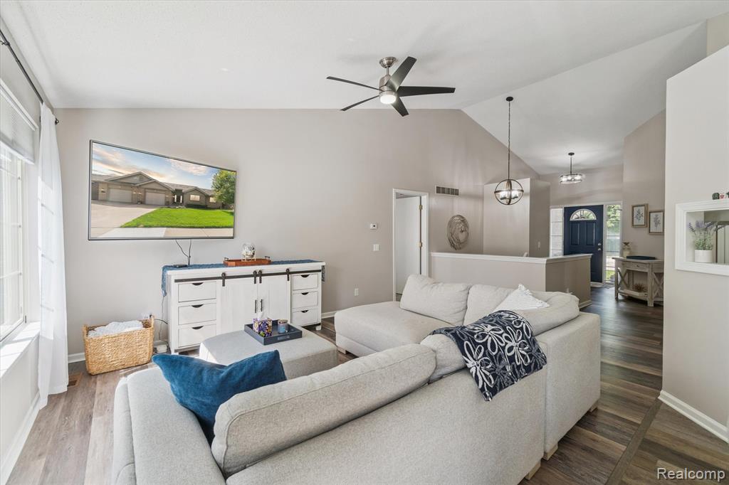 22185 Quail Run Circle, 3, South Lyon, MI 48178 — Photo 12