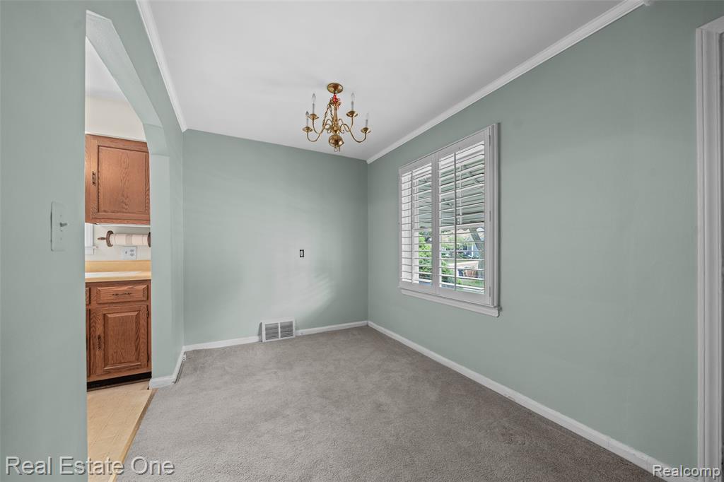 816 N Kenwood Avenue, Royal Oak, MI 48067 — Photo 15