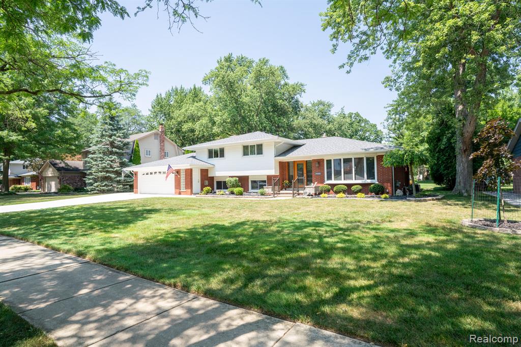 8310 Burning Bush Road, Grosse Ile, MI 48138 — Photo 2
