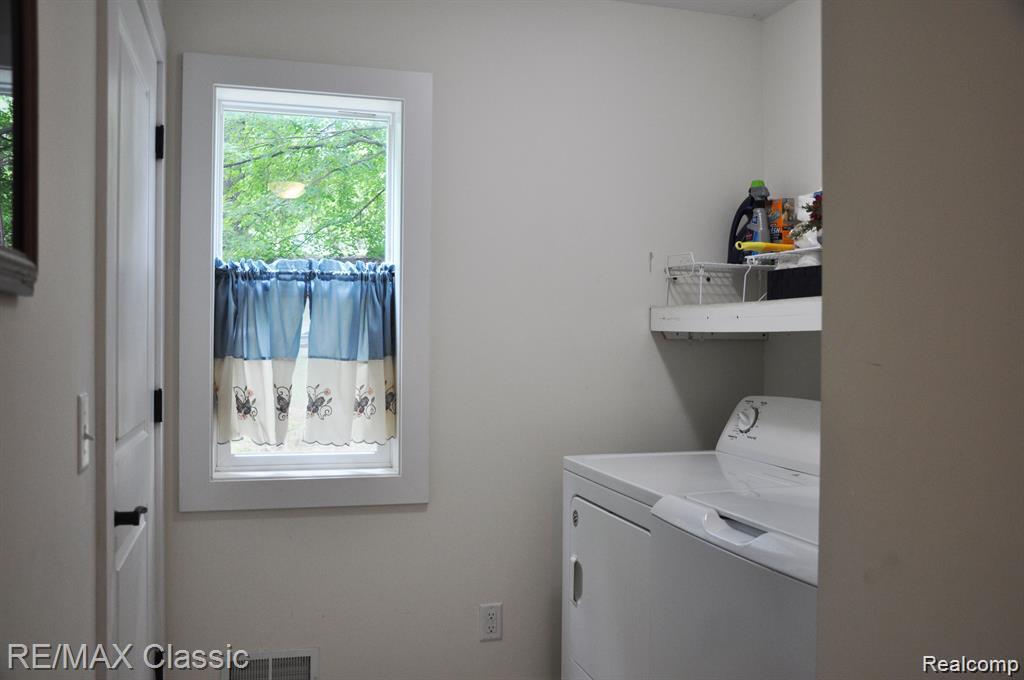 5050 Island Shore Drive, Pinckney, MI 48169 — Photo 31