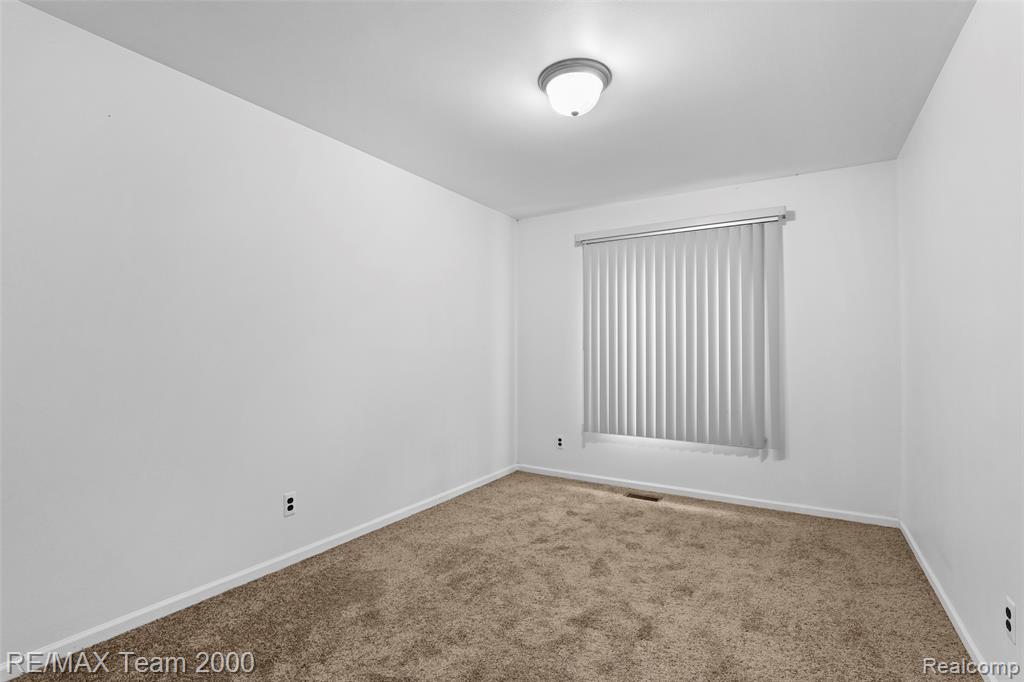 25134 Ann Arbor Trail, Dearborn Heights, MI 48127 — Photo 14