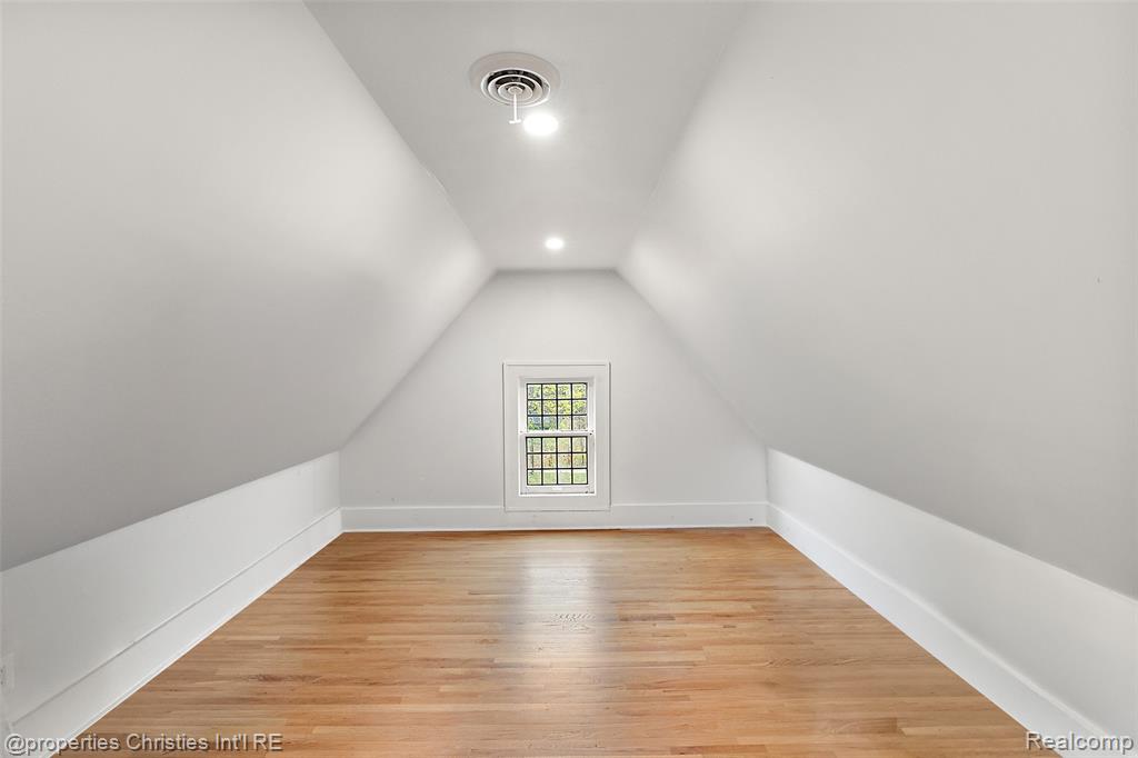 2915 Seminole Street, Detroit, MI 48214 — Photo 35