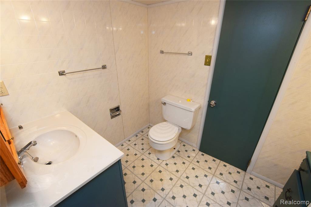 1349 Ox Yoke Drive, Flint, MI 48532 — Photo 16
