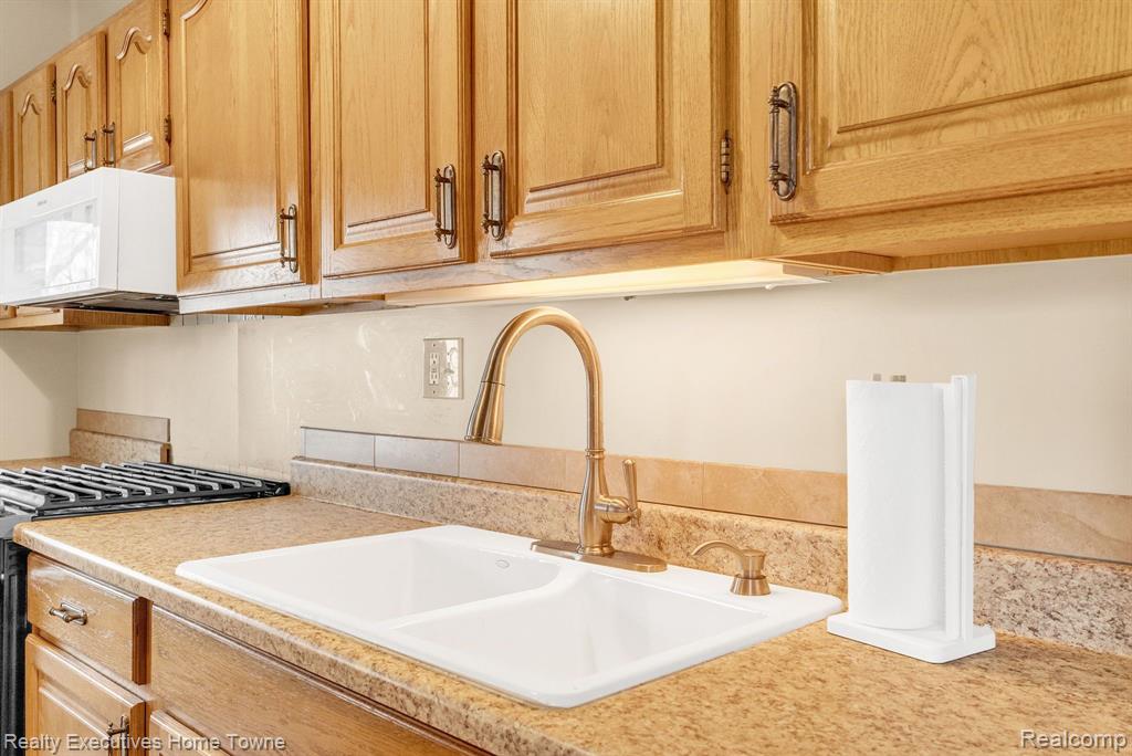 533 RUST PARK Drive, Grand Blanc, MI 48439 — Photo 14