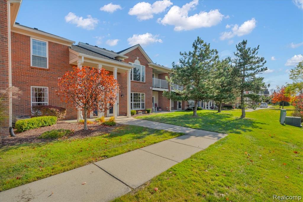 51641 Hale Lane, Chesterfield, MI — Photo 2