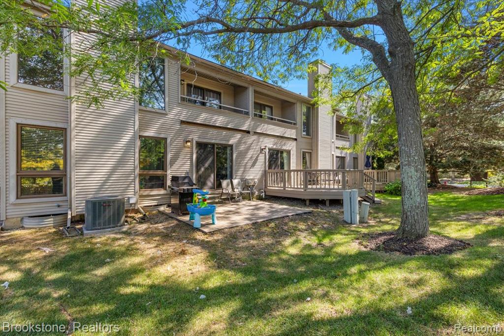 525 Oxford Court, Rochester Hills, MI 48307 — Photo 6