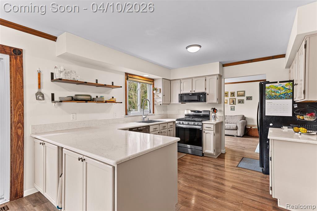 6374 Rickett Road, Brighton, MI 48116 — Photo 5