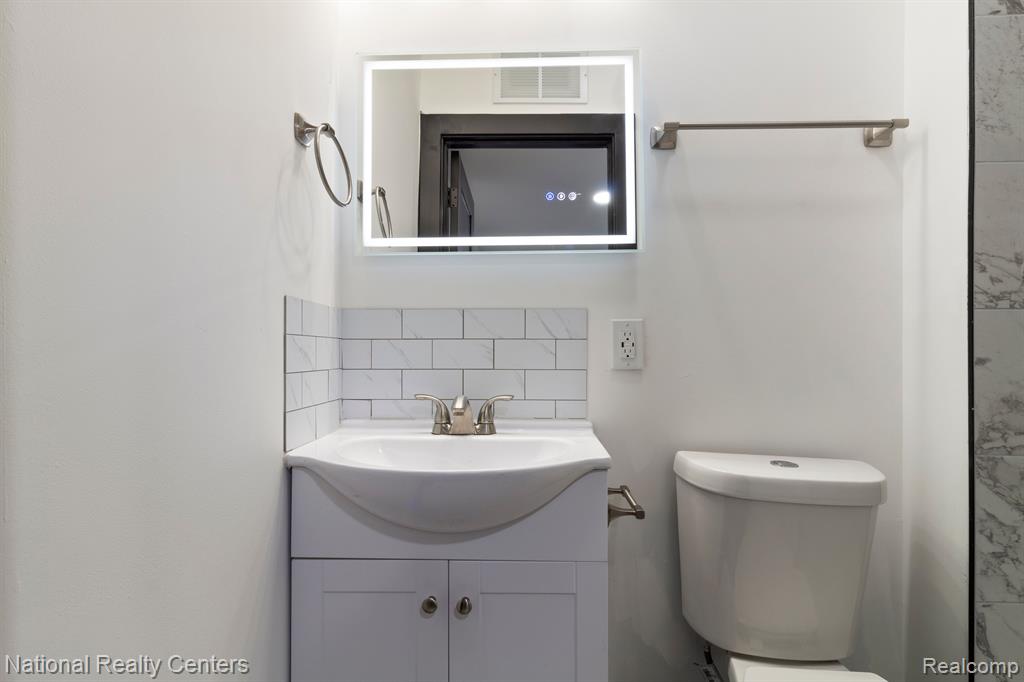 19178 SHERWOOD Street, Detroit, MI 48234 — Photo 11