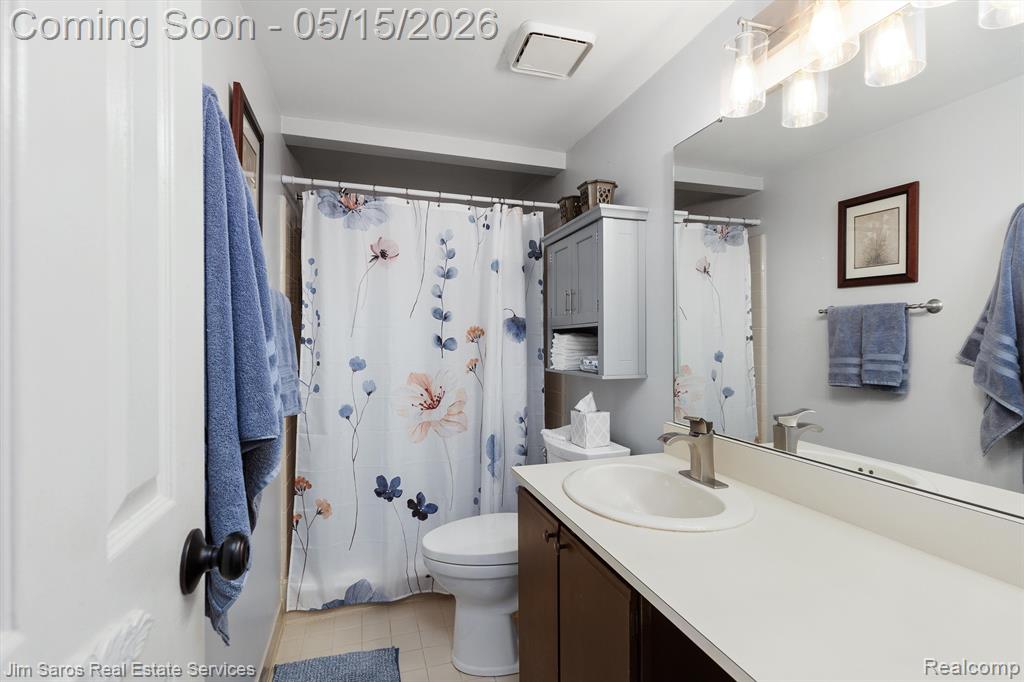 1089 COUNTRY CLUB Drive, Saint Clair Shores, MI 48082 — Photo 16