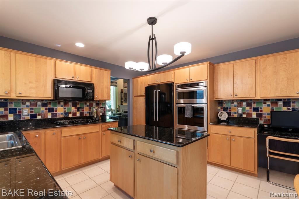 9407 Timberline Court, Plymouth, MI 48170 — Photo 19