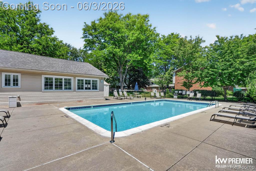 955 Kirts Boulevard, Troy, MI 48084 — Photo 35