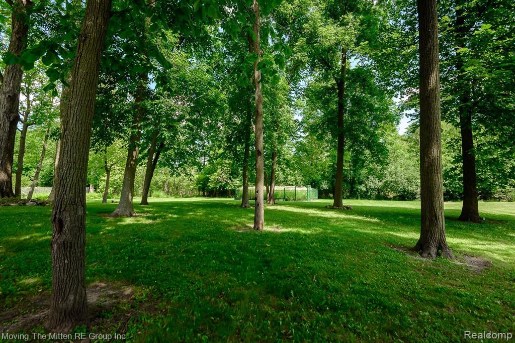 7181 MUERDALE, West Bloomfield, MI — Photo 48