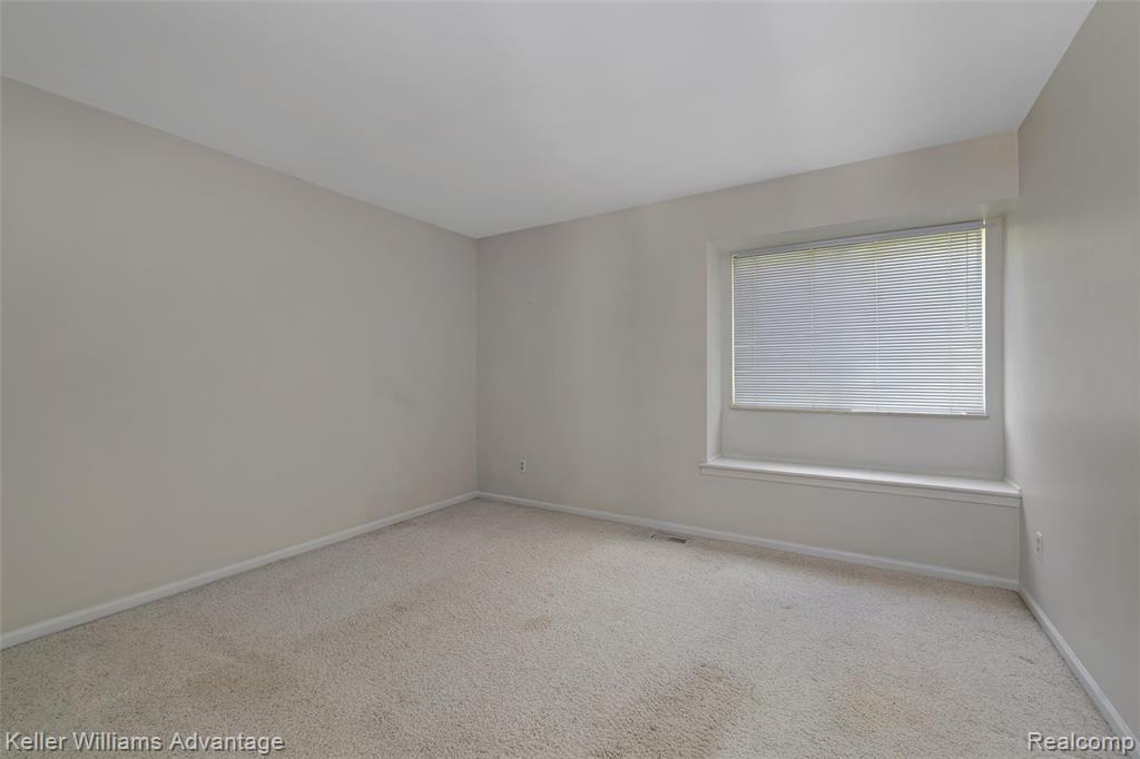 5480 Lyngre Drive, Howell, MI 48843 — Photo 29