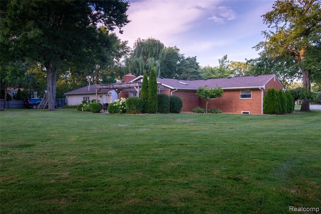 6655 Norton Drive, Troy, MI 48085 — Photo 16