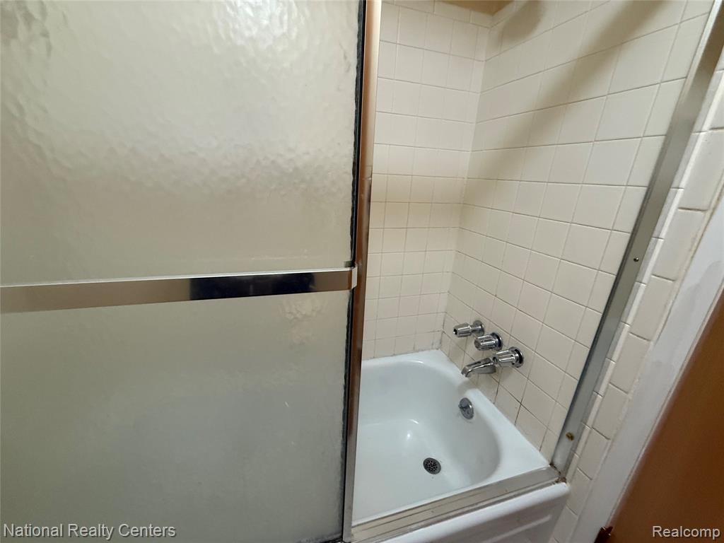 41846 Langley Drive, Sterling Heights, MI 48313 — Photo 13