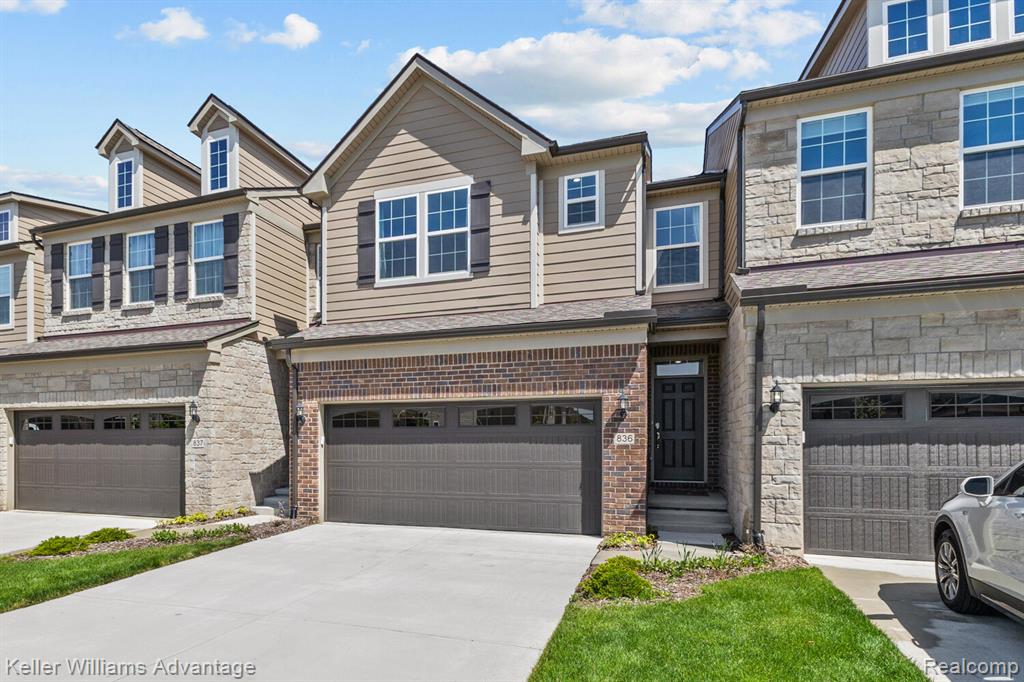836 Addison Circle, Walled Lake, MI 48390 — Photo 2