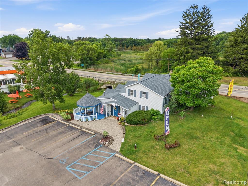 425 S Ortonville Road, Ortonville, MI 48462 — Photo 5