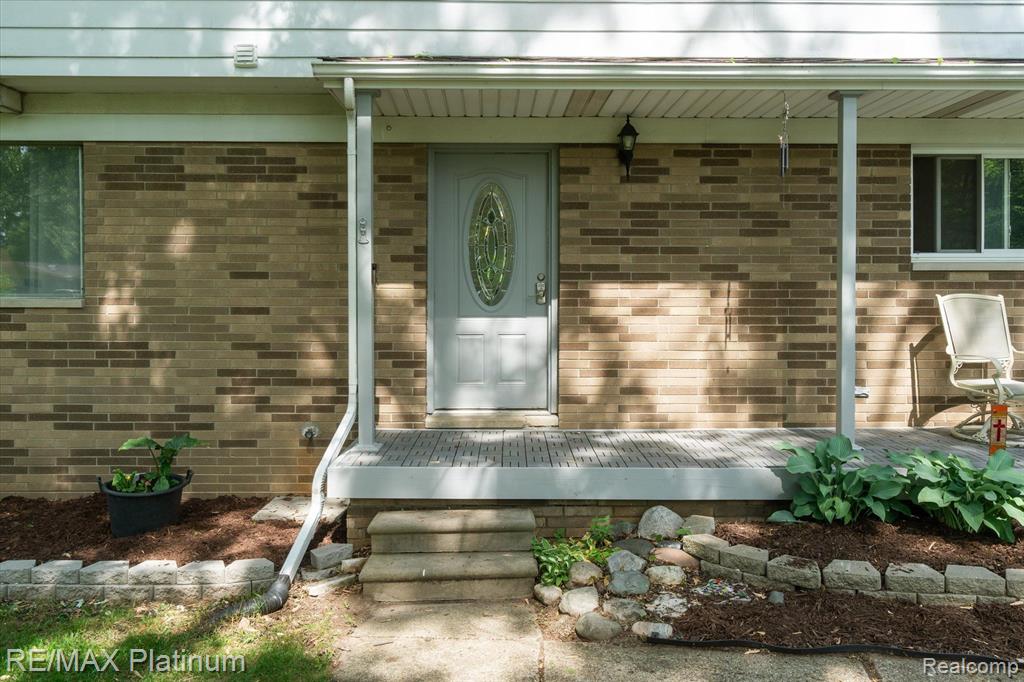 7353 GREEN VALLEY Drive, Grand Blanc, MI 48439 — Photo 5