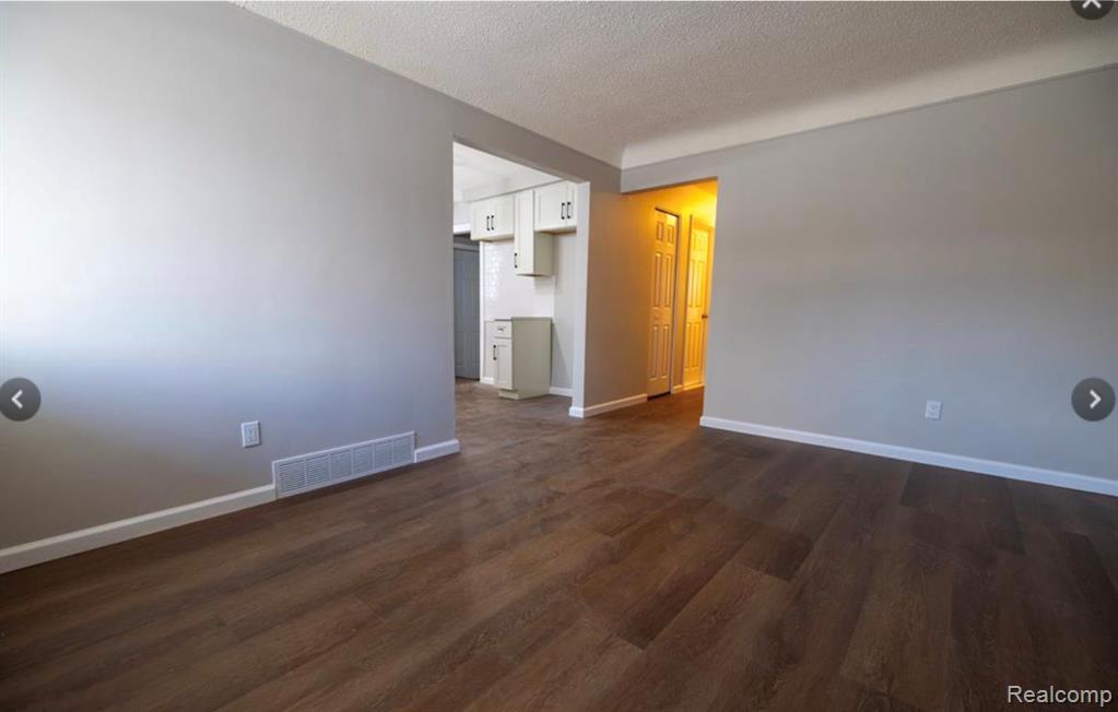 6409 Grandville, Detroit, MI 48228 — Photo 3
